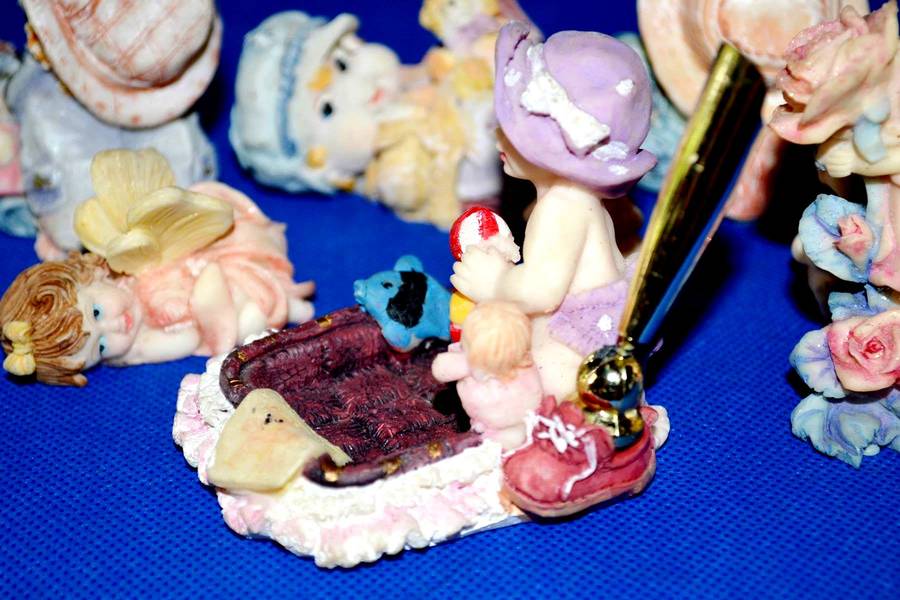 Assorted Small Resin Ornaments - 9 Pieces