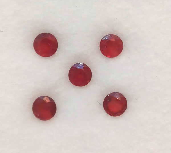 Parcel of Rubies - Pigeon Blood Red Round Cut - 0,93cts.
