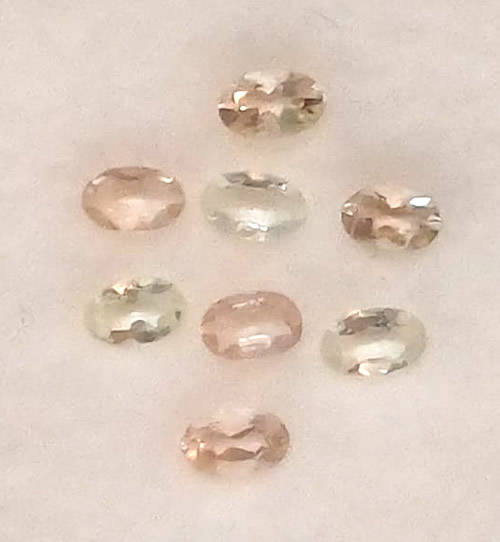 Sapphire Parcel of 8 - Imperial Orange Oval Facet - 1,49cts