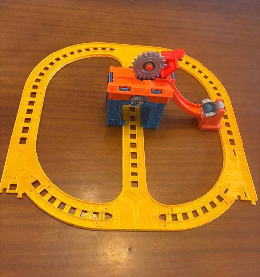 9 Thomas and friends Railway track collection with expansion pack and add-ons