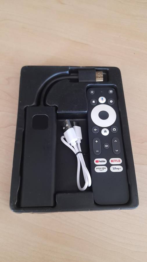 Dcolor Android 4K HD TV Stick with Google Chromecast