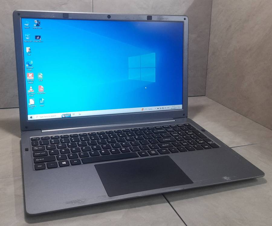 Dixon Laptop / Celeron / 4GB RAM / 120GB SSD / 15.6: LED / Win 10