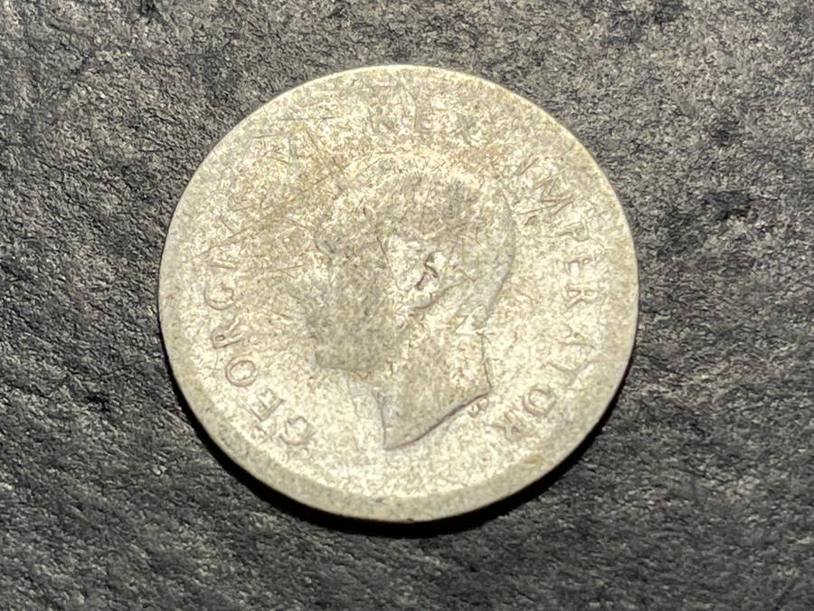 SILVER 1940 King George VI South African 3 pence (3d) coin - Tickey