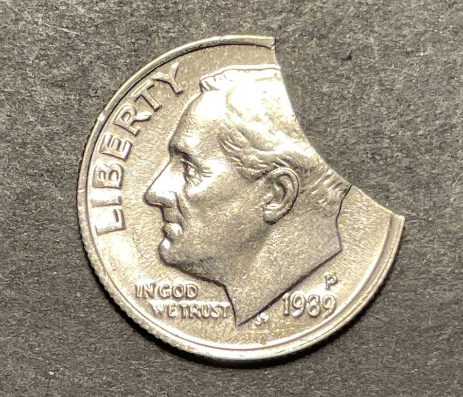 Nice Error 1989 P USA Dime coin in AU+/UNC - Large Clipped planchet error