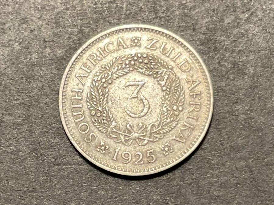 Scarce 1925 SA Union Silver 3 pence (Tickey) coin - Wreath variety - Better grade for this type