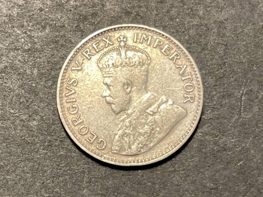 Scarce 1925 SA Union Silver 3 pence (Tickey) coin - Wreath variety - Better grade for this type