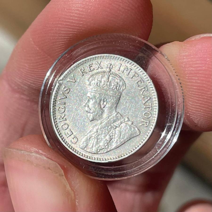 1927 South African silver 3 pence (tickey) coin in a beautiful condition