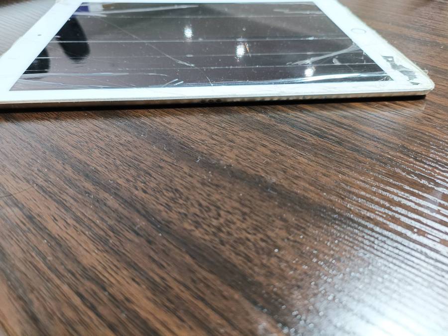 Apple iPad Pro 9.7" (1st Gen)  A1674