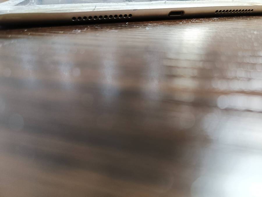 Apple iPad Pro 9.7" (1st Gen)  A1674