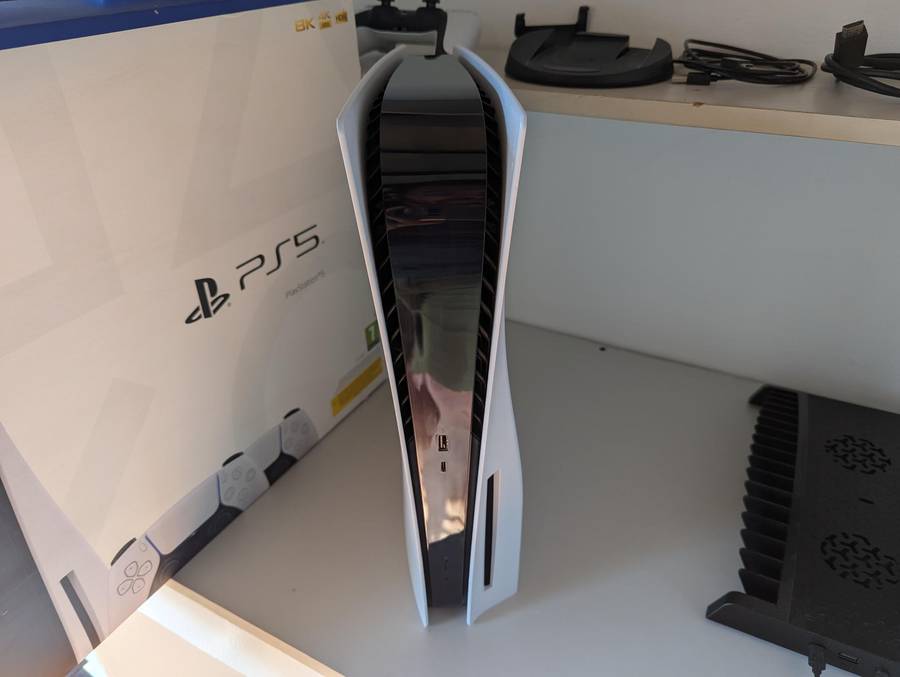 PS5 Standard Disc Edition with one PS5 DualSense controller + Dragon's Dogma PS5 game