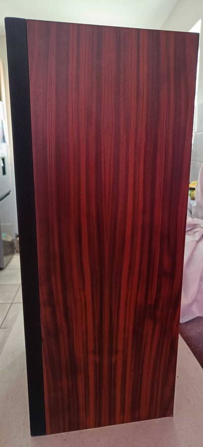 Sansui Floor standing speakers