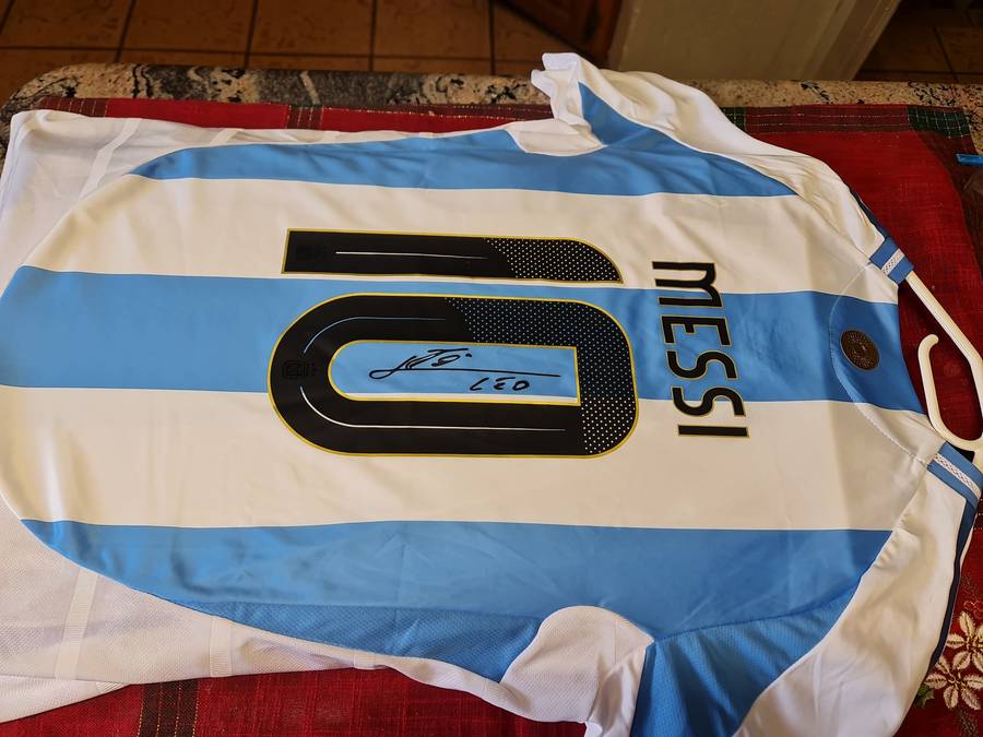 Lionel messi signed jersey with coa