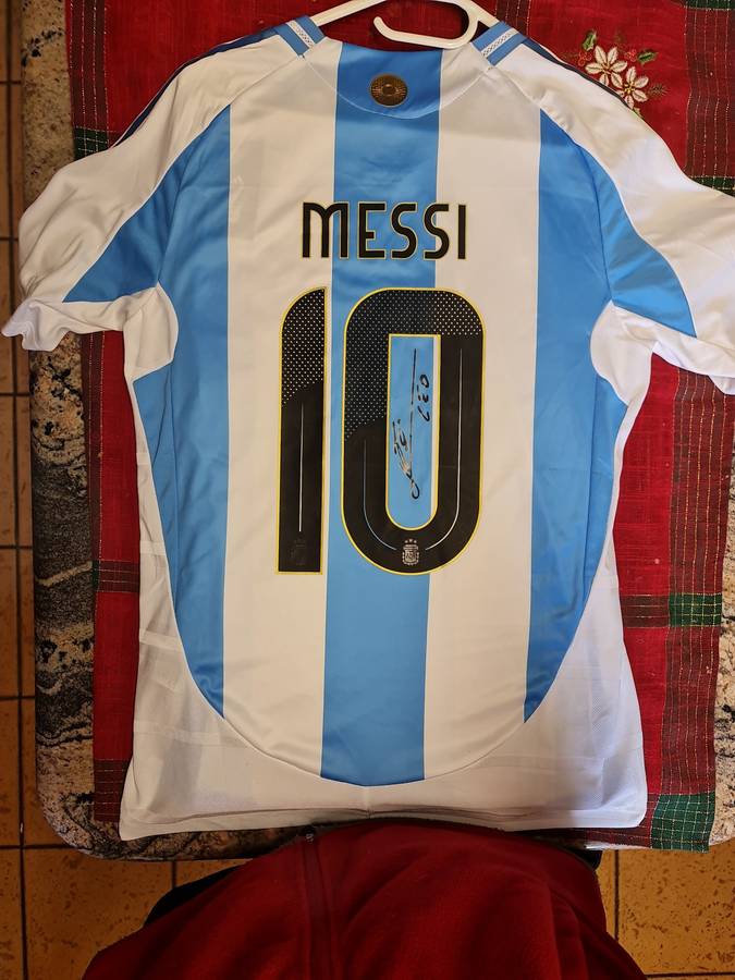 Lionel messi signed jersey with coa