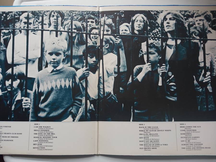 The Beatles - 1967- 1970  ( Quality 1973 UK pressing in NM 2 x vinyl LP )