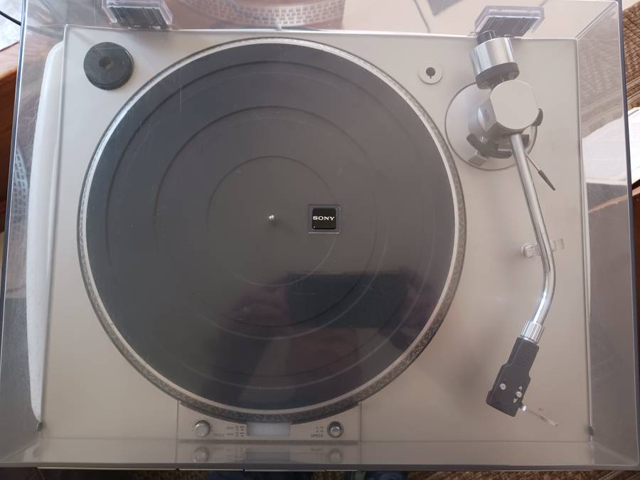 Sony PS T 1  Turntable - In good working condition.