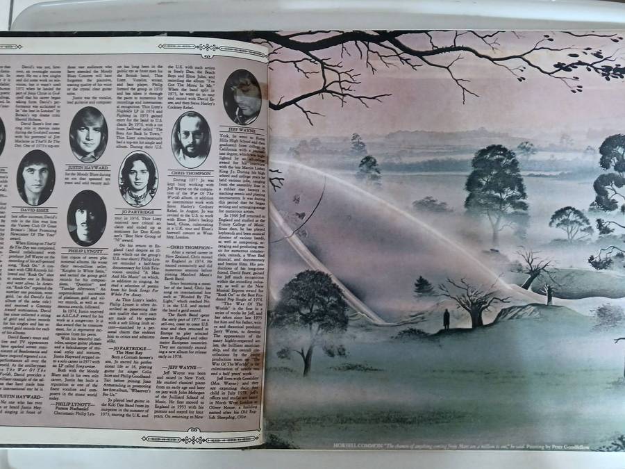 Jeff Wayne - The War Of The Worlds  ( 1978 SA released 2 x vinyl NM / M- LP )
