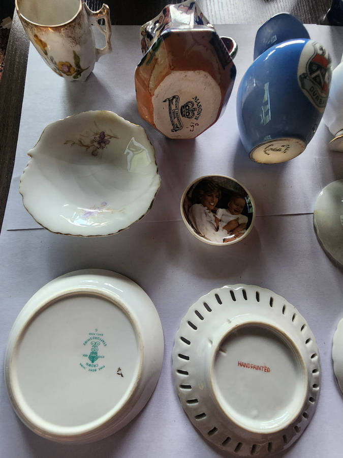 A collection of antique and vintage china and porcelain items,