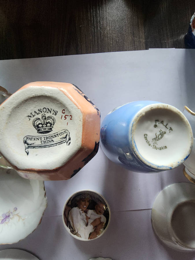 A collection of antique and vintage china and porcelain items,
