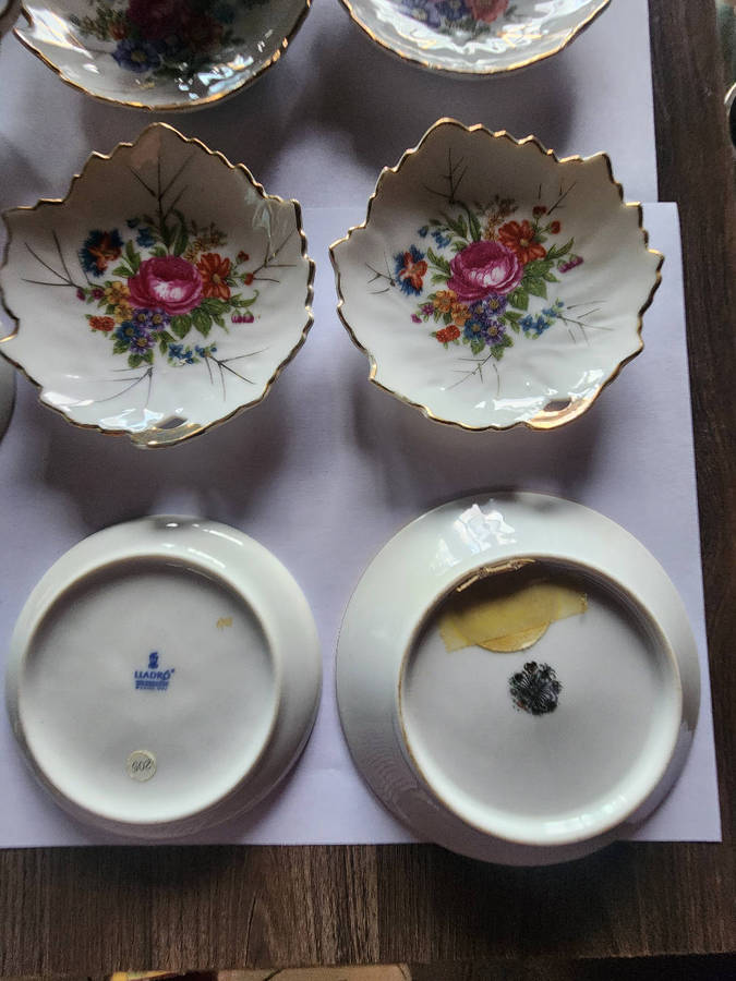 A collection of antique and vintage china and porcelain items,