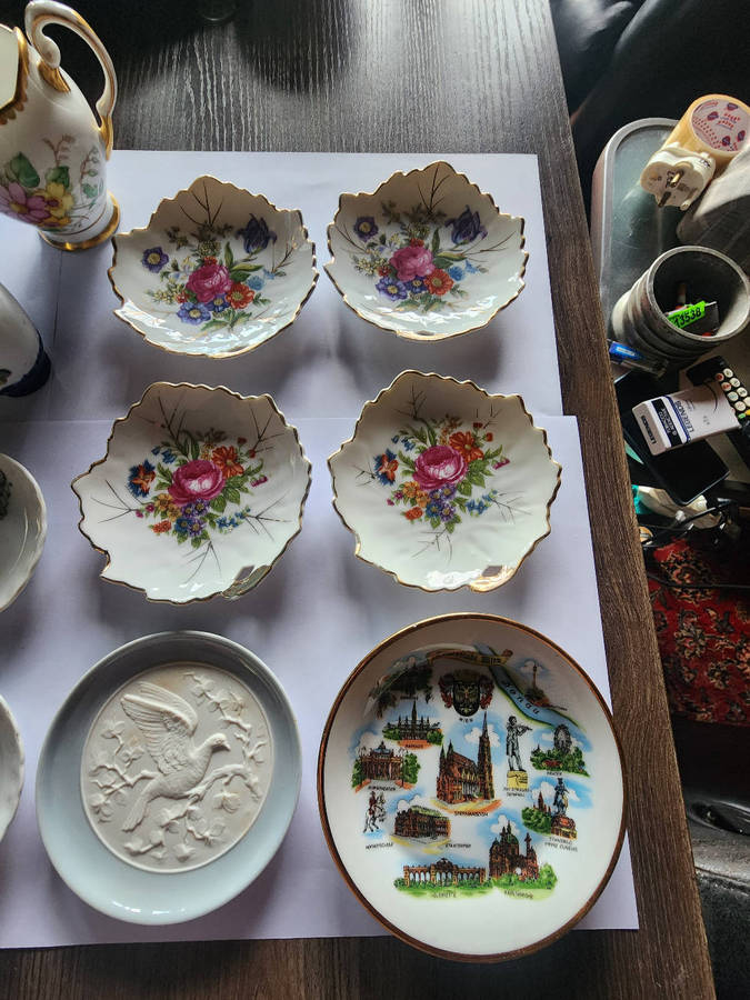 A collection of antique and vintage china and porcelain items,