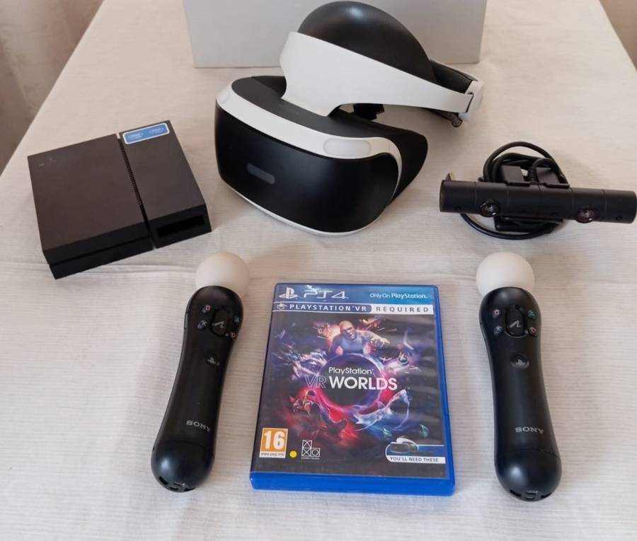 PSVR Headset + Playstation Move Controllers + Game complete
