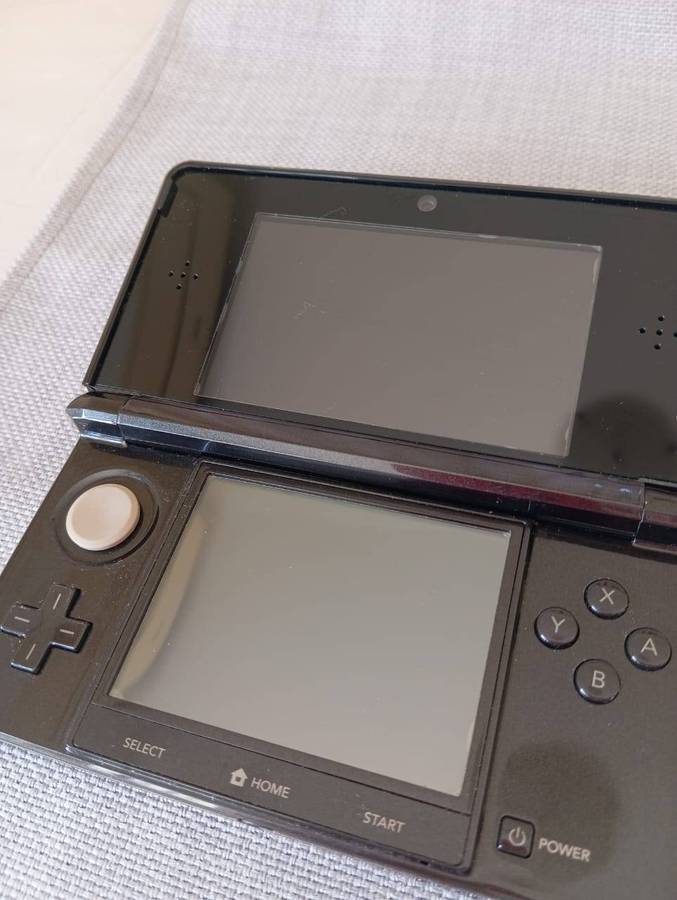 Nintendo 3ds console - Cosmos Black with memory card