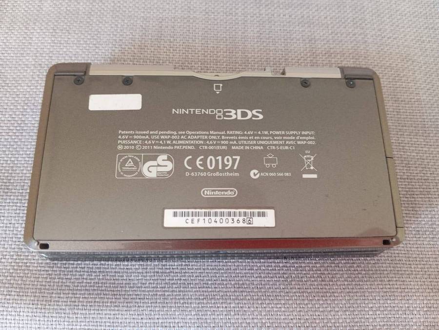 Nintendo 3ds console - Cosmos Black with memory card