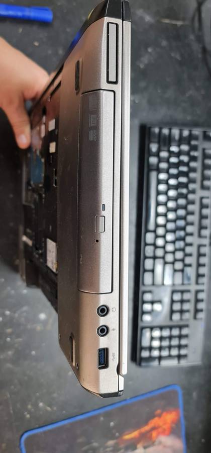 Dell i5 Vostro I5 2GEN - 4GB Memory - 750GB HDD (Fixer Upper) (For Spares or Repair) (Switches on!)