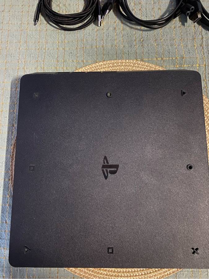 PlayStation 4 Slim 960GB Console