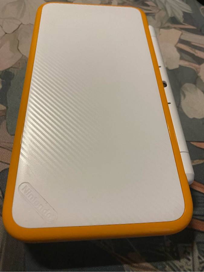 Nintendo 2DS XL Console and Pokemon Moon bundle