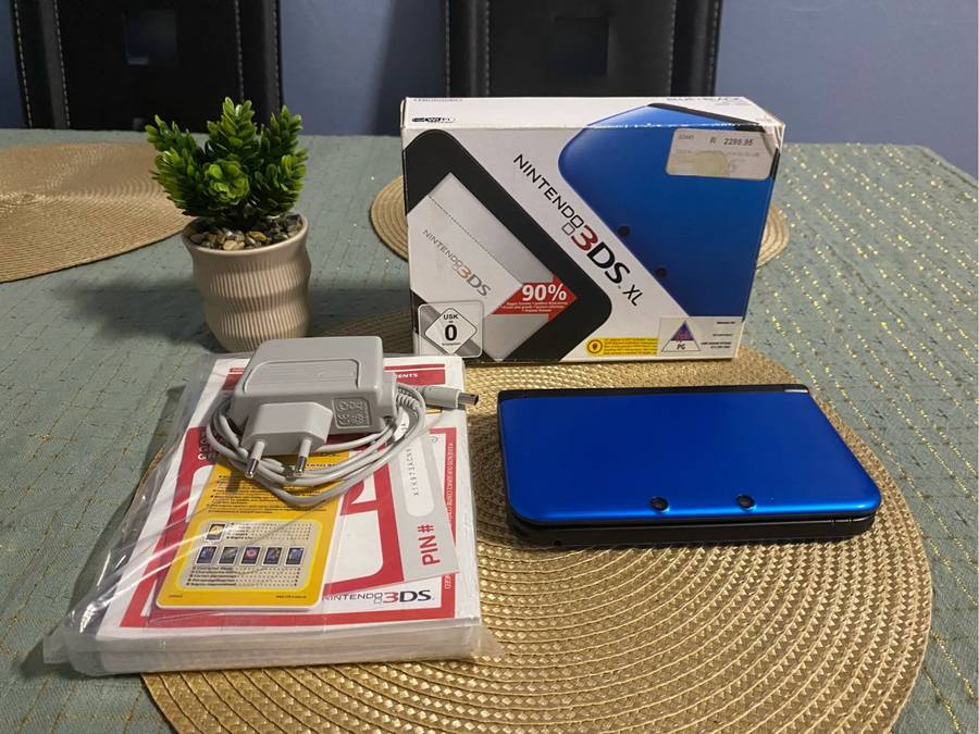 Nintendo 3DS XL Console & Pokemon Y bundle