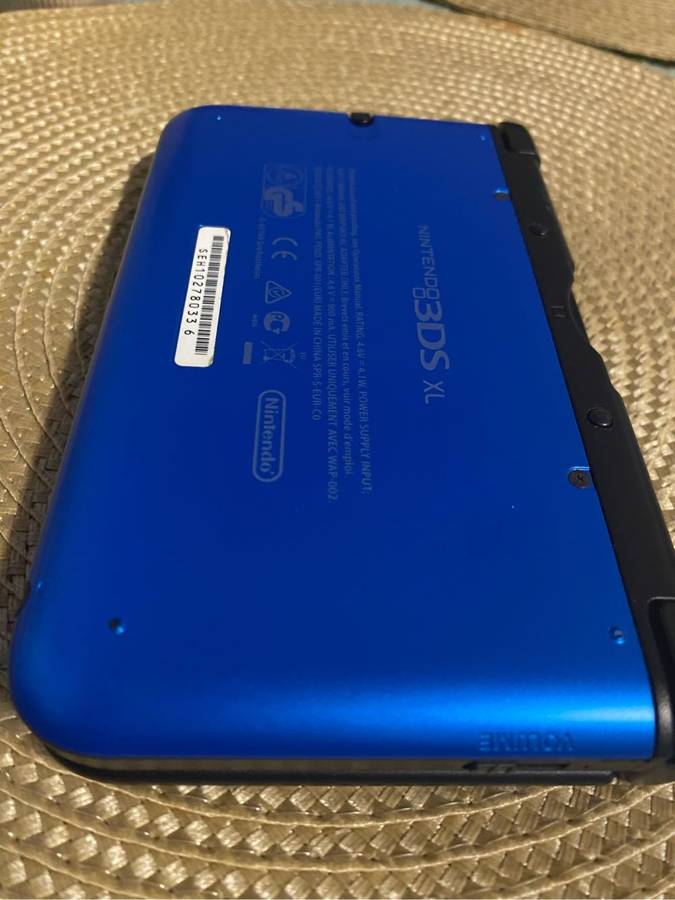 Nintendo 3DS XL Console & Pokemon Y bundle