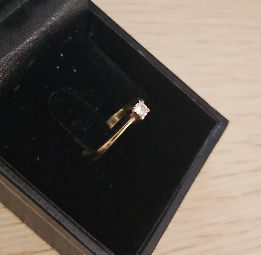 Dainty 9ct Gold Diamond Ring