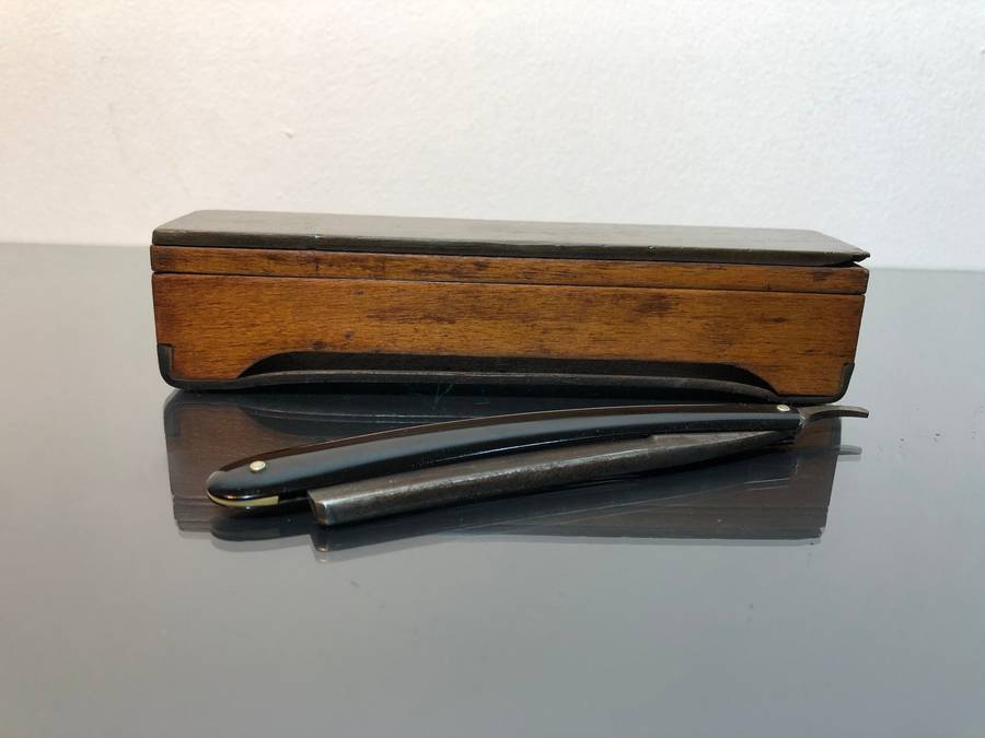 Barbers JA Henckels Zwillengswerk Straight Razor in Original Box