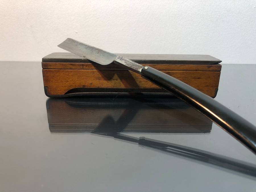 Barbers JA Henckels Zwillengswerk Straight Razor in Original Box