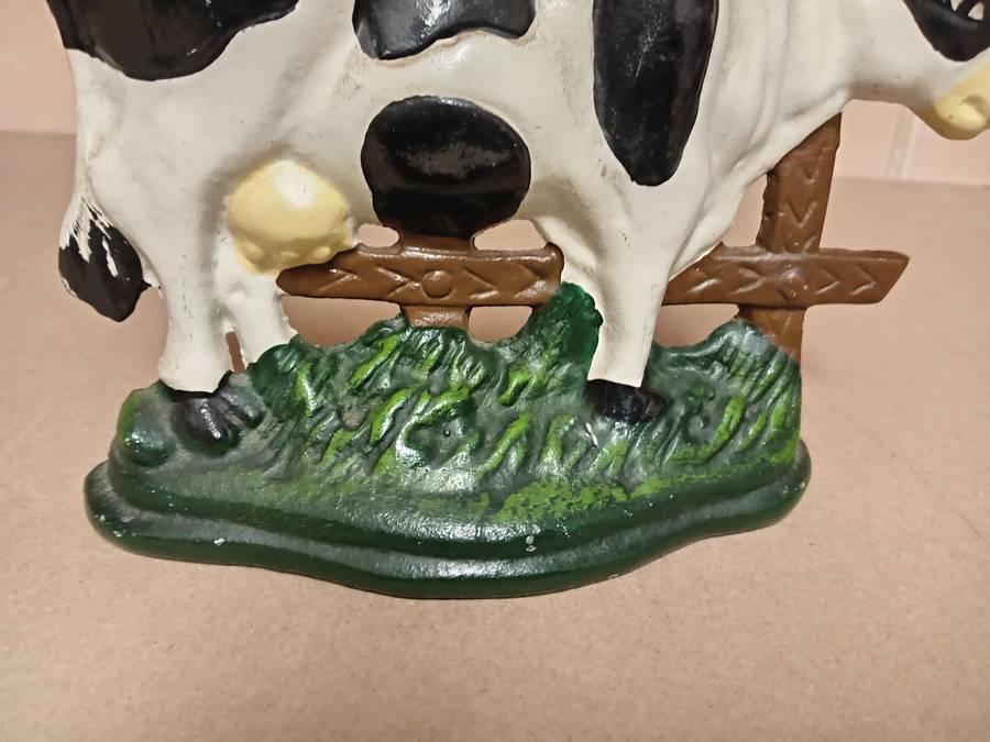 VINTAGE CAST IRON COW SHAPED DOOR STOPPER