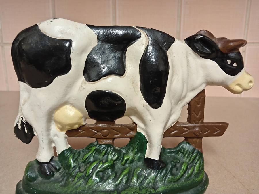 VINTAGE CAST IRON COW SHAPED DOOR STOPPER