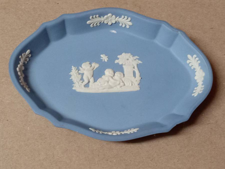 VINTAGE WEDGWOOD JASPERWARE OVAL TRINKET DISH