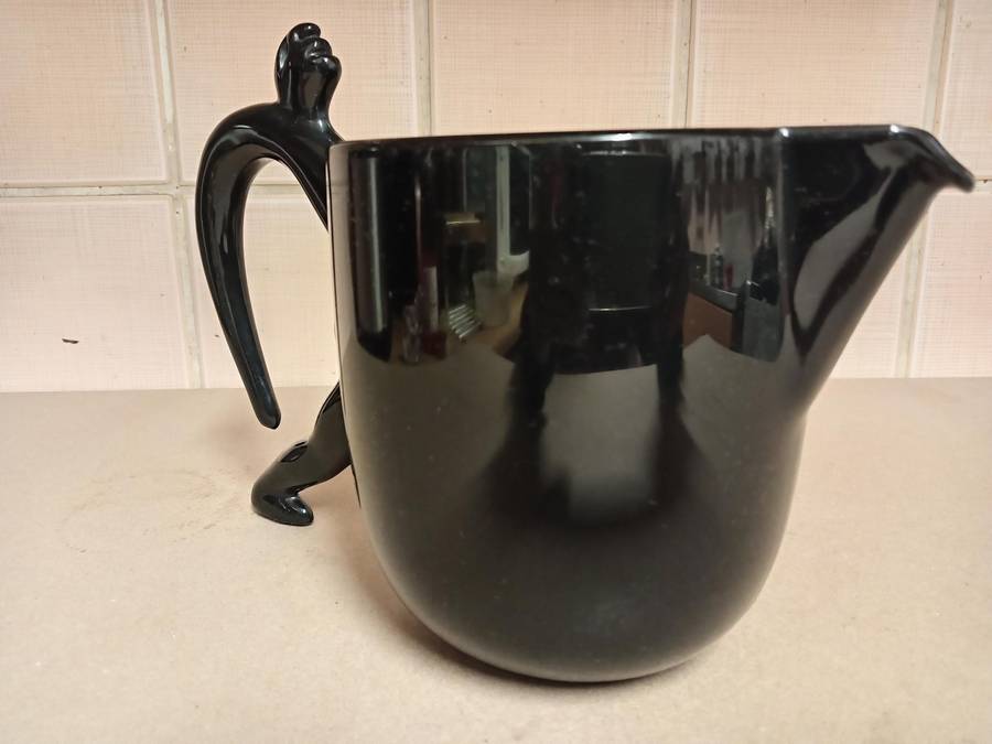 BEAUTIFUL CARROL BOYES FUNCTIONAL ART BLACK PLASTIC JUG