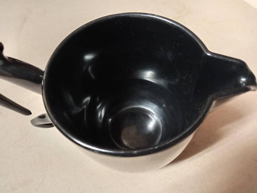 BEAUTIFUL CARROL BOYES FUNCTIONAL ART BLACK PLASTIC JUG