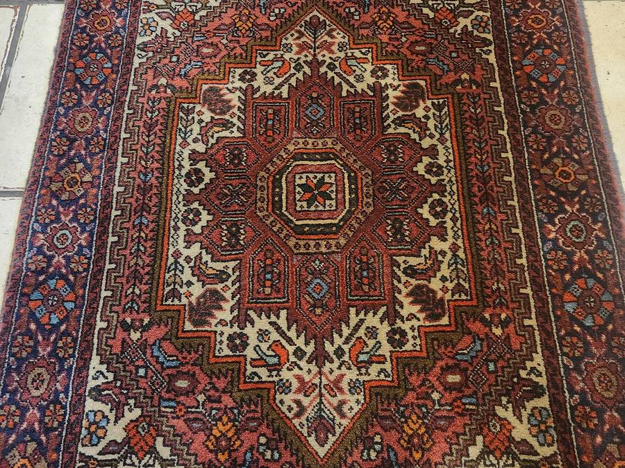 STUNNING VINTAGE PURE WOOL HAND KNOTTED BIDJAR PERSIAN CARPET