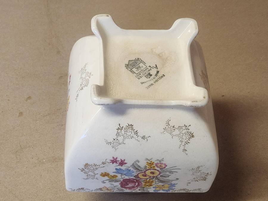 VINTAGE ENGLISH WARE LANCASTER SANDLAND COOKIE JAR