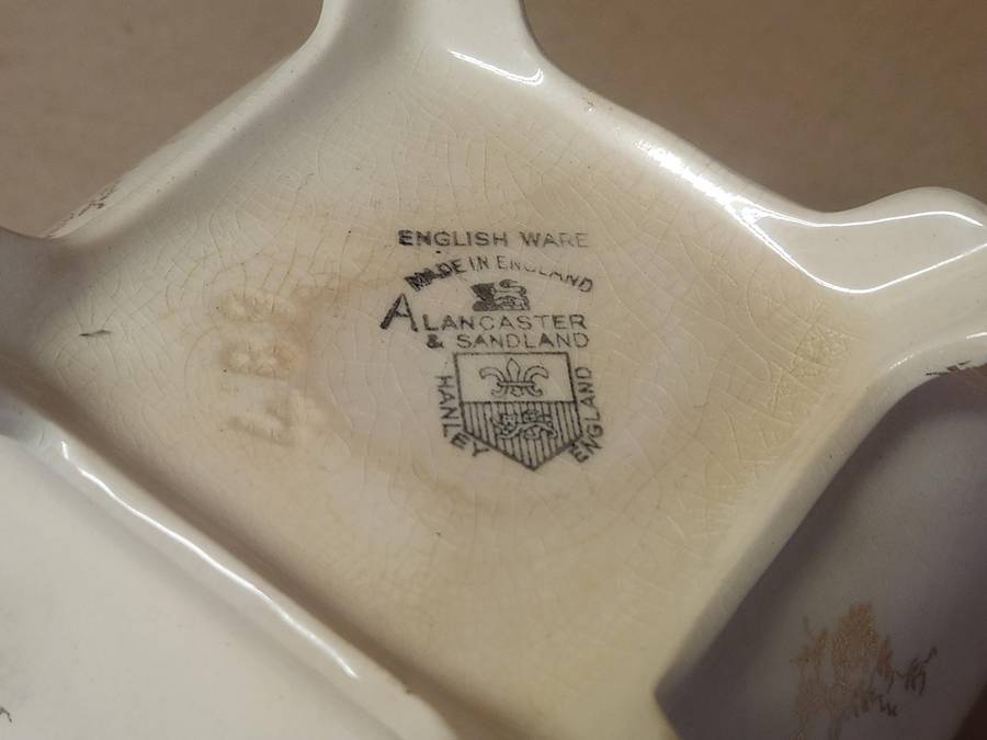 VINTAGE ENGLISH WARE LANCASTER SANDLAND COOKIE JAR