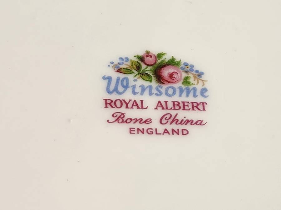 VINTAGE ROYAL ALBERT BONE CHINA WINSOME TEA TRIO 1 OF 4