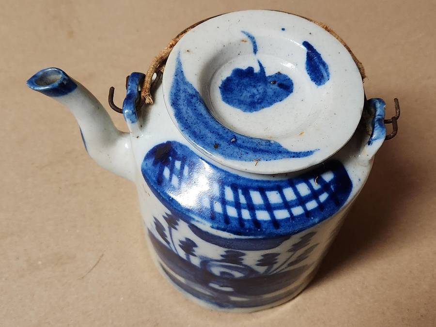 ANTIQUE 1800s CHINESE EXPORT BLUE AND WHITE STONEWARE TEAPOT, CHIP ON RIM
