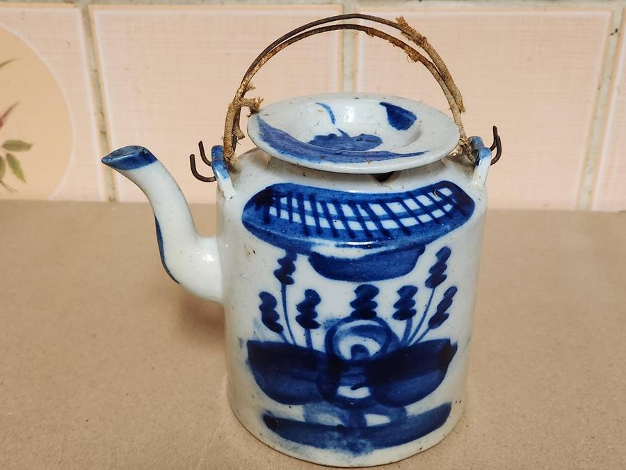ANTIQUE 1800s CHINESE EXPORT BLUE AND WHITE STONEWARE TEAPOT, CHIP ON RIM