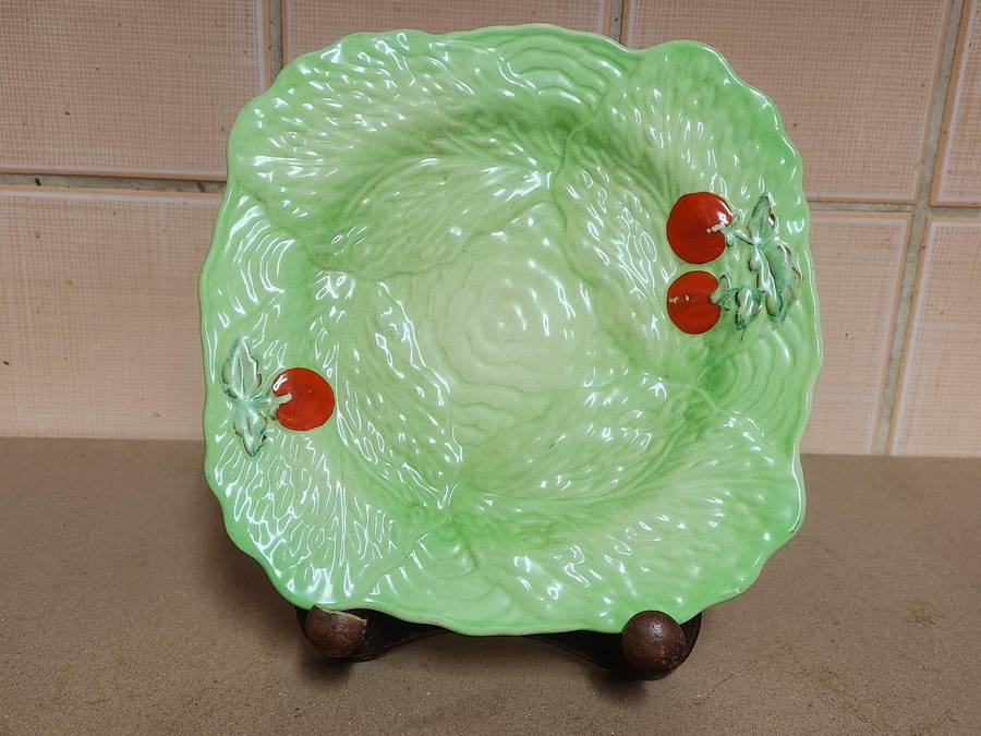 VINTAGE BESWICK CABBAGE LEAF AND TOMATO PLATE