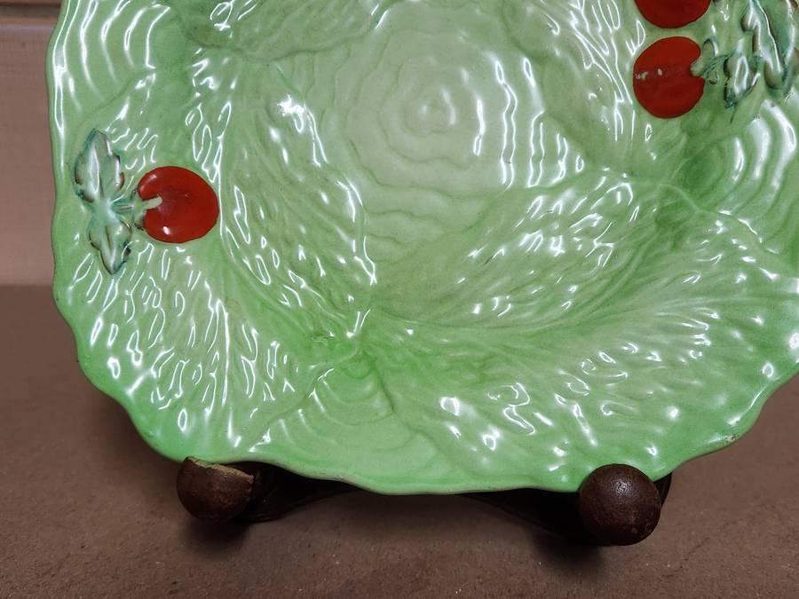 VINTAGE BESWICK CABBAGE LEAF AND TOMATO PLATE