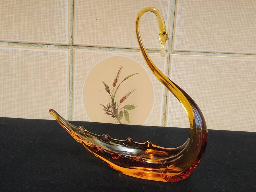 Vintage Murano Studio Art Glass Swan Shaped Bowl, Unmarked.