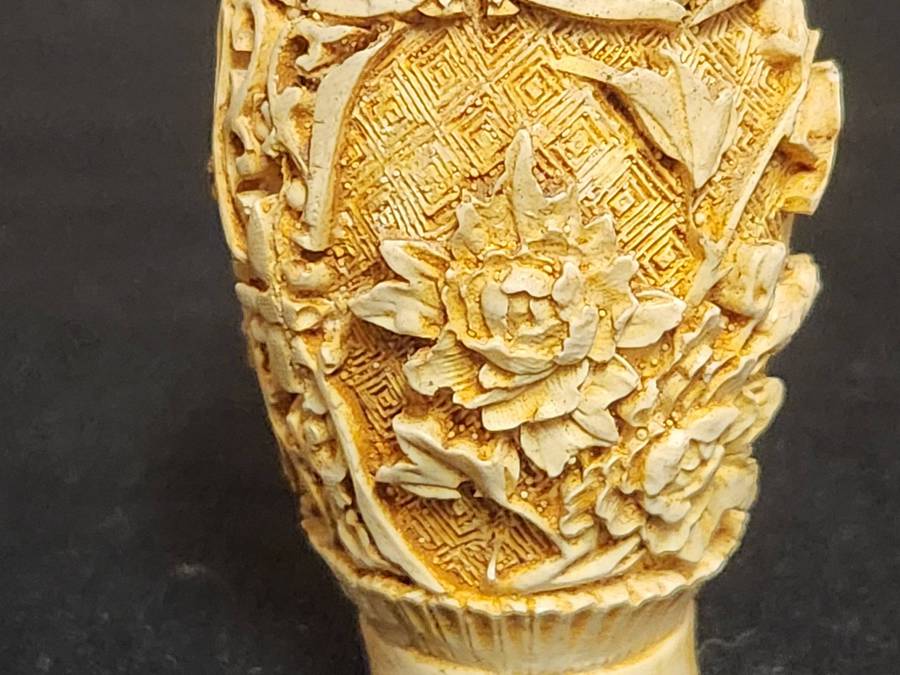 VINTAGE CHINESE SNUFF BOTTLE